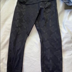 Ivivva patterned black leggings